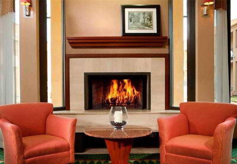 Courtyard By Marriott Richmond West Hotell Dumbarton Exteriör bild